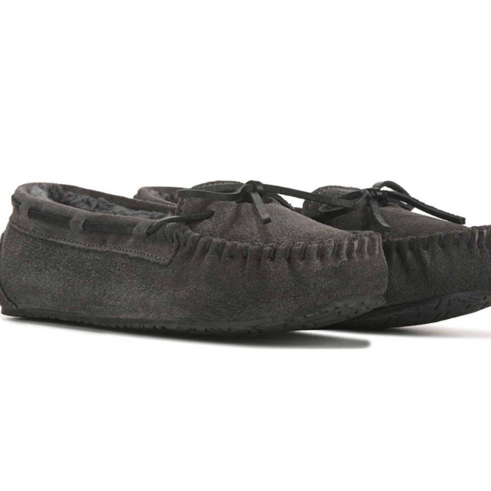 Minnetonka Moccasin Women's Britt Trapper Slipper
